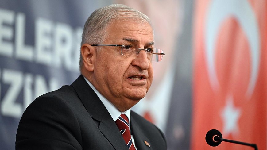 Türkiye Milli Savunma Bakanı Yaşar Güler KKTC'de