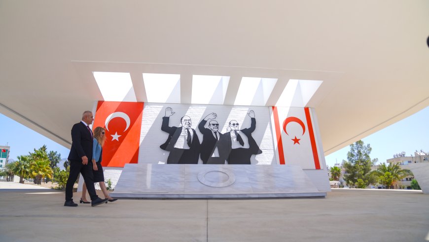 UBP Genel Başkan Adayı Taçoy, Dr. Fazıl Küçük ile Kurucu Cumhurbaşkanı Rauf Raif Denktaş’ın anıt mezarlarını ziyaret etti