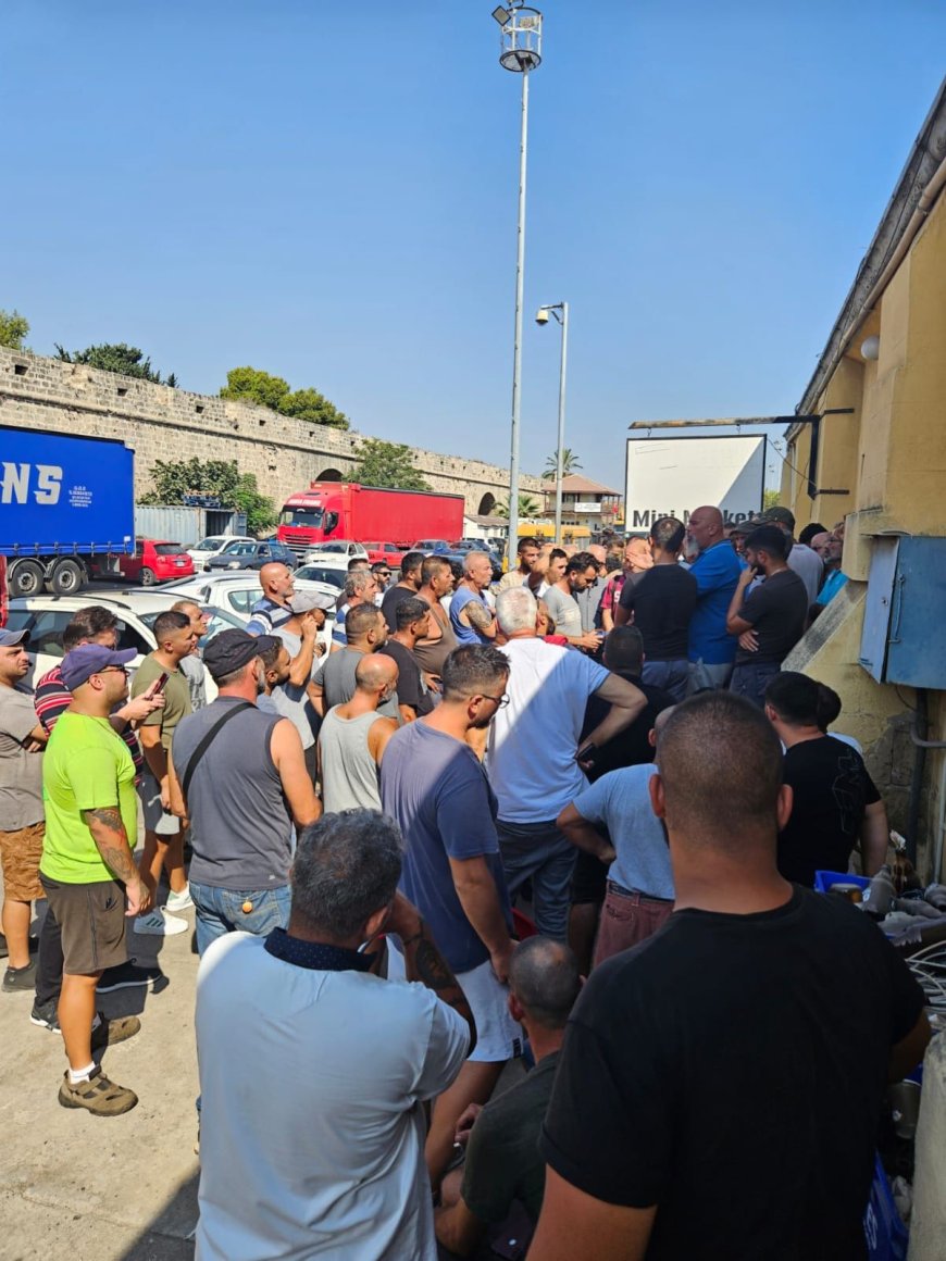 Gazimağusa Limanı’nda günlük işçiler iş bırakma eylemi yaptı