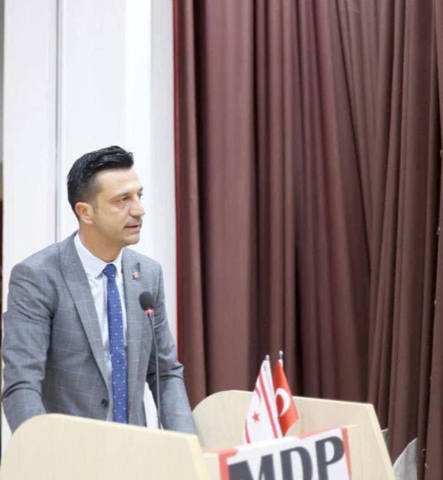 Büsküvütçü okulların açılmasının ertelenmesini eleştirdi