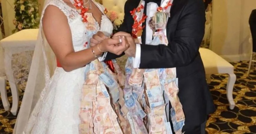 Kayıp çek düğünde gelin ve damada takılmış