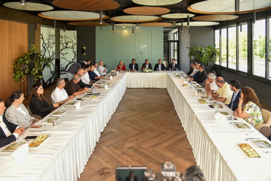Erhürman, New York temasları ve müzakere süreci gündemiyle sivil toplum örgütleriyle bir araya geldi