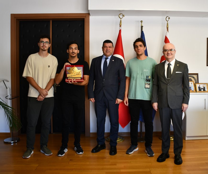 TEKNOFEST birincileri DAÜ Rektörü Kılıç’ı ziyaret etti