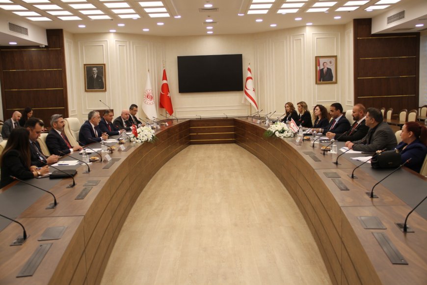 Çalışma ve Sosyal Güvenlik Bakanı Gardiyanoğlu mevkidaşı Işıkhan’la görüştü