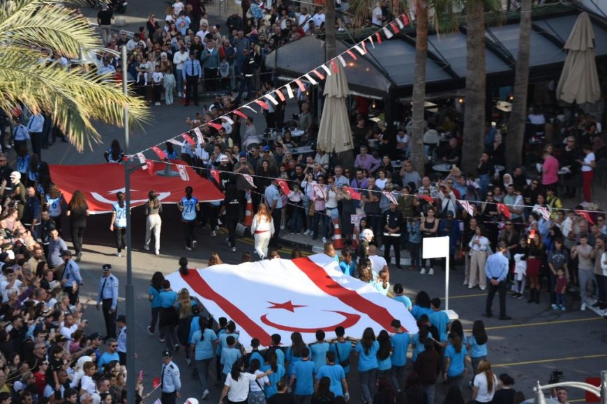 Girne’de "Cumhuriyet Şöleni Korteji" yapıldı