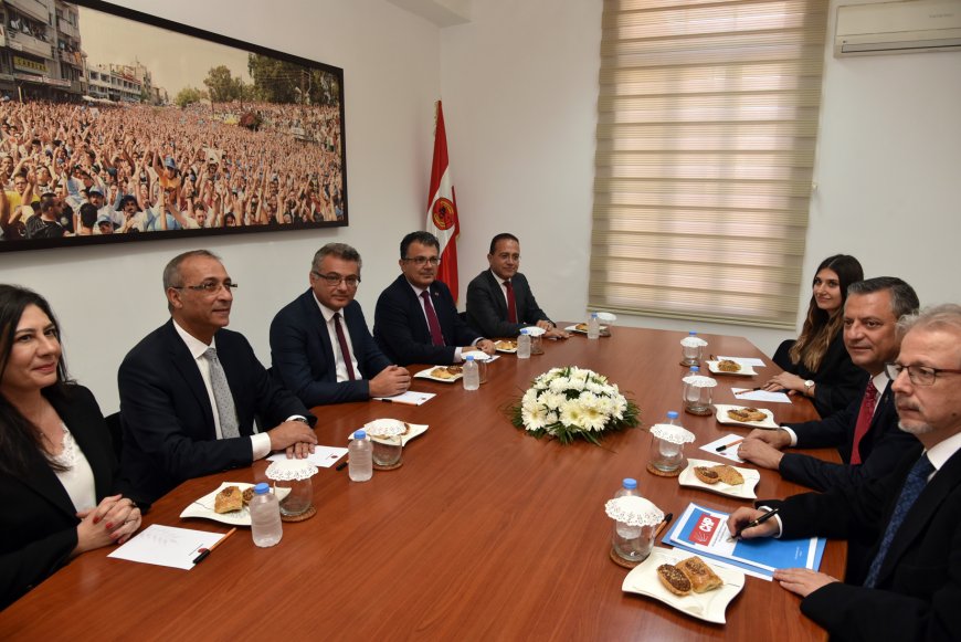 CTP-CHP heyetleri bir araya geldi