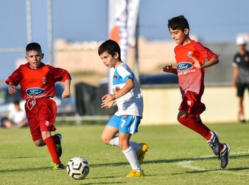 Şampiyon Melekler U12 Futbol Şenliği organize ediliyor..!