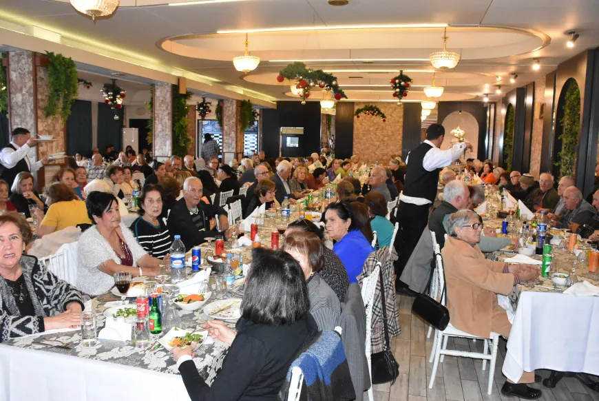 Girne Belediyesi İkinci Bahar Üyelerine yeni yıl yemeği