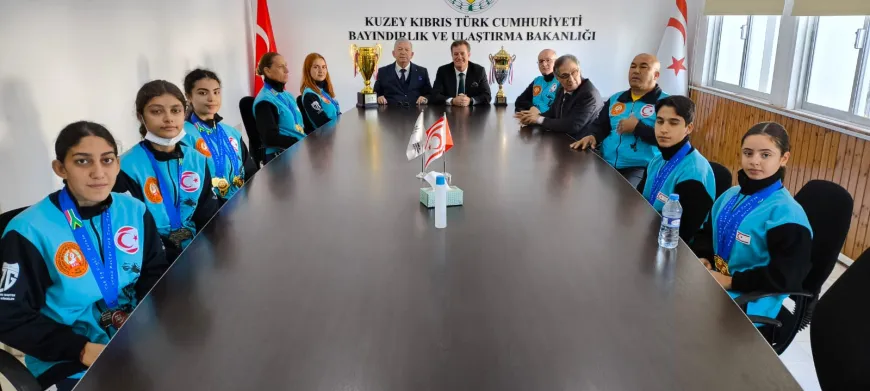 Arıklı, şampiyon tekvandocuları kabul etti
