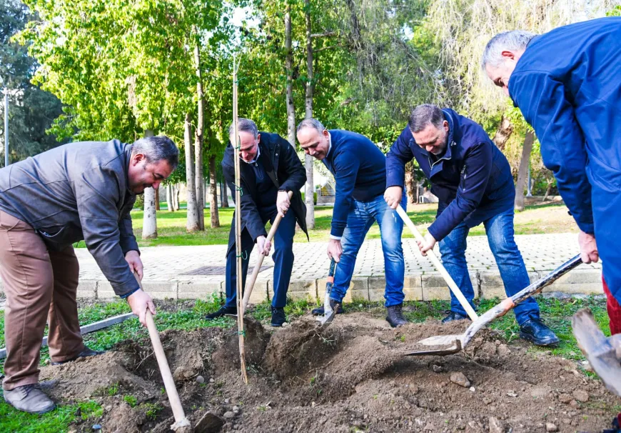 Lefkoşa Çağlayan Parkı’nda iki toplumlu ağaçlandırma çalışması yapıldı