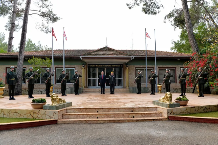 Cumhurbaşkanı Tatar, 39’uncu Tümen Komutanı Tuğgeneral Gökoğlan’ı ziyaret etti