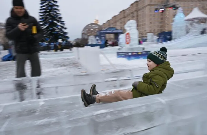 Buzdan Kremlin ve labirentler: Moskova Buz Festivali'nden fotoğraflar