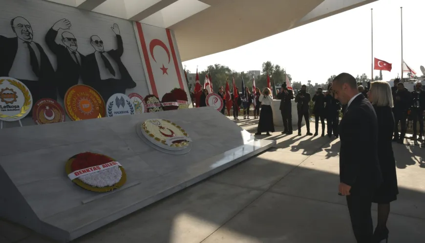 Kurucu Cumhurbaşkanı Denktaş vefatının 13’üncü yıl dönümünde anıt mezarında düzenlenen törenle anıldı
