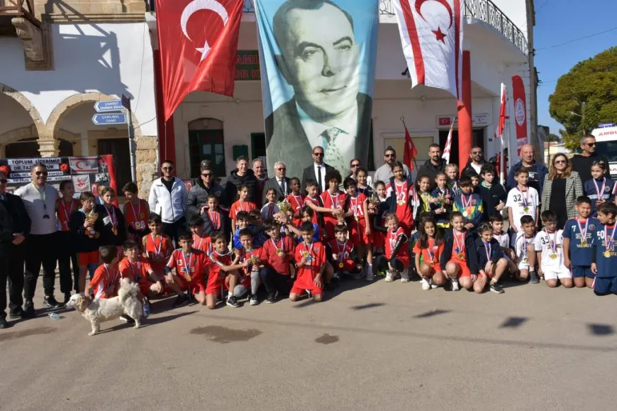 Çamlıbel Aysun İlkokulu Dr. Fazıl Küçük Anı Koşusu düzenledi