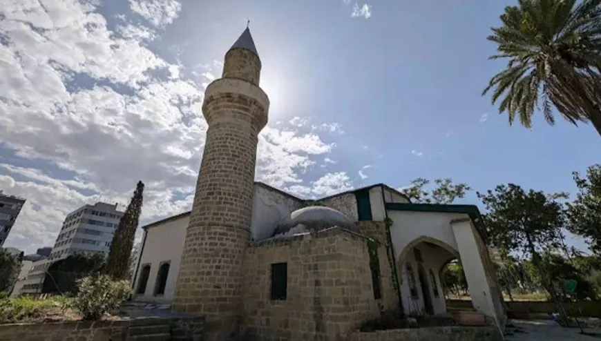 Vakıflar İdaresi’nden Güney Kıbrıs’taki Bayraktar Camisi’ne yapılan saldırı hakkında açıklama