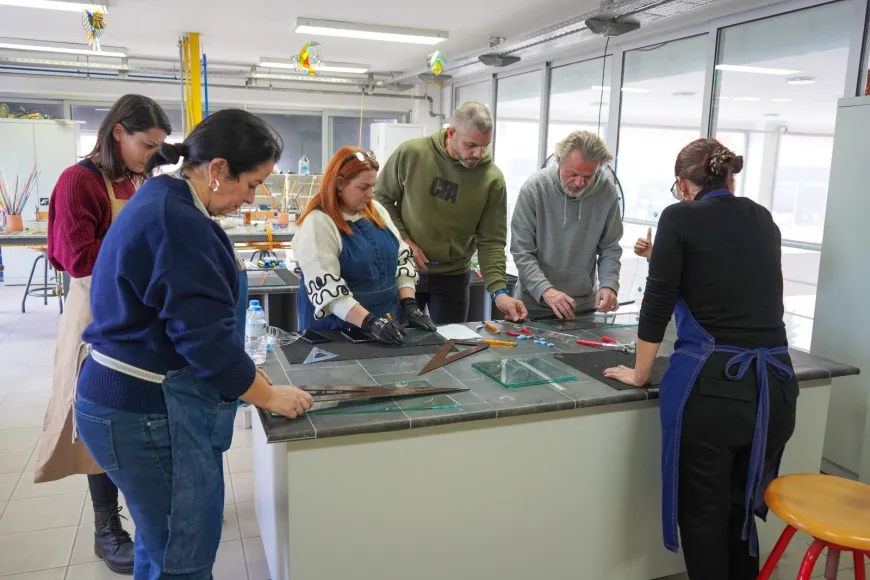 ARUCAD Atatürk Meslek Lisesi öğretmenlerine yönelik cam ve seramik atölyesi düzenledi