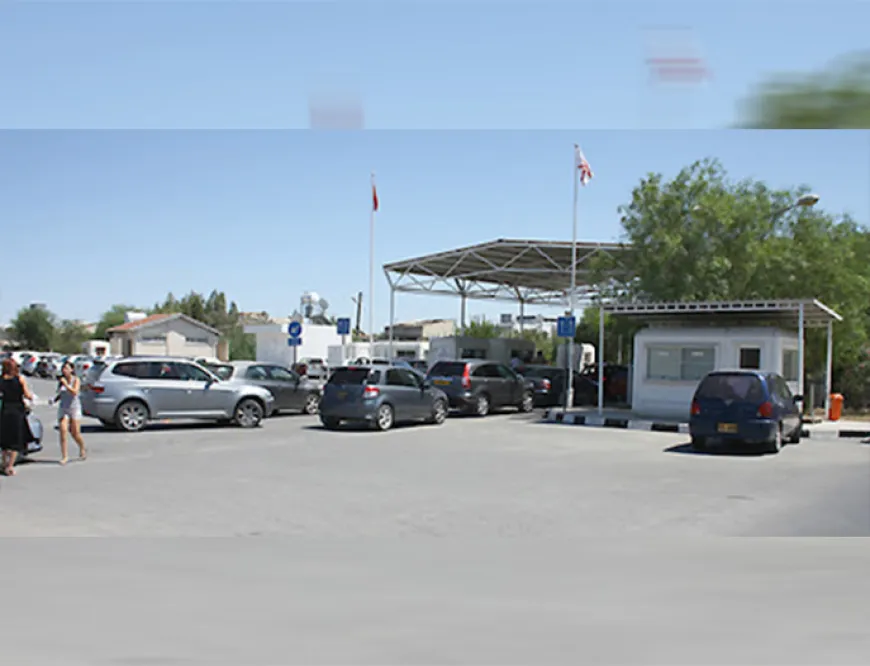 KKTC ve Güney Kıbrıs Rum Yönetimi arasındaki sınır geçişlerinde eşitsizlik tartışmaları sürüyor…