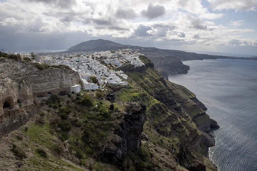 Santorini'deki depremler, halk ve turistler arasında paniğe yol açtı