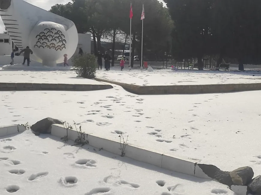 Karpaz’da şiddetli dolu yağışı zarara neden oldu