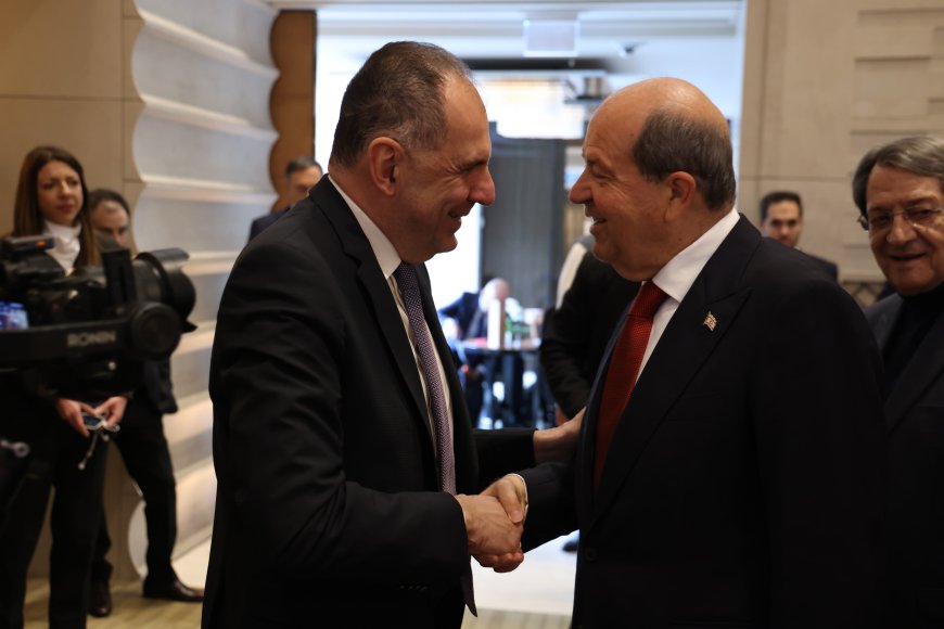 Cumhurbaşkanı Tatar, Yunanistan Dışişleri Bakanı ile görüştü