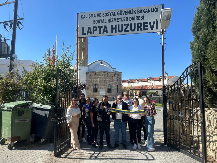 KKTC Fenerbahçeliler Derneği Lapta Huzurevi’nde canlı müzik etkinliği düzenledi