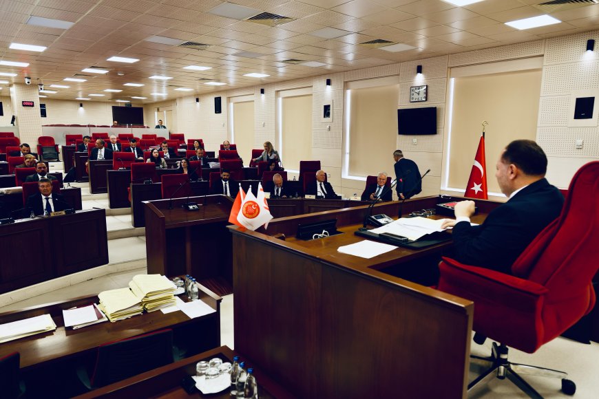 Meclis’te orta dereceli okullardaki disiplin tüzüğü konuşuldu