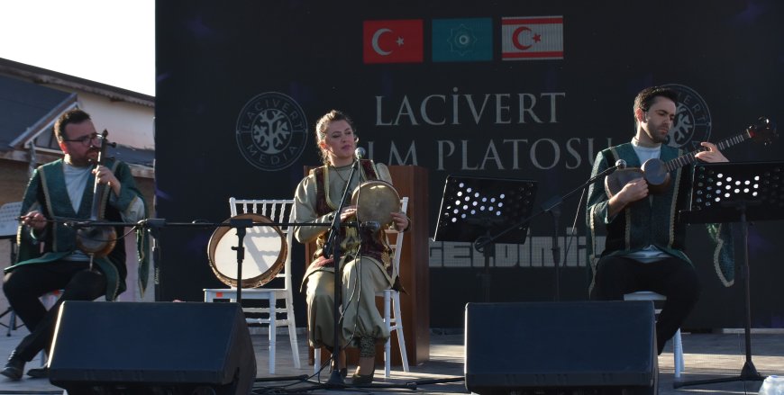 Film Platosu ve “Ayşe Tatile Çıktı” filminin ön tanıtım etkinliği yapıldı