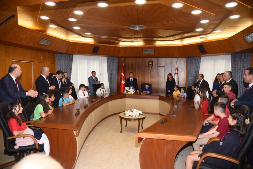Bakanlık koltukları çocuklara devredildi