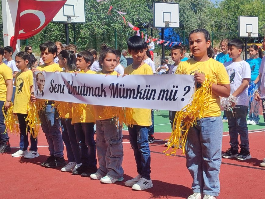 Lapta İlkokulu’nda Esat Faik Muhtaroğlu Kompozisyon Yarışması ödülleri 23 Nisan töreninde verildi