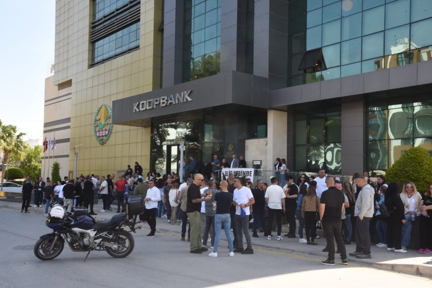 KOOP-Bank şubeleri grevde…