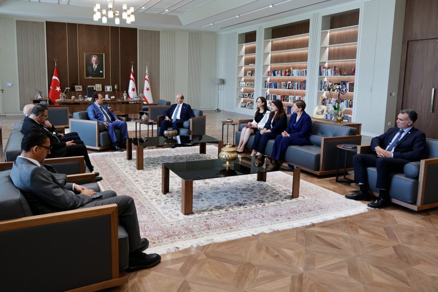 Cumhurbaşkanı Tatar, babası Rüstem Tatar’ın arşivini Milli Arşiv ve Araştırma Dairesi’ne devretti