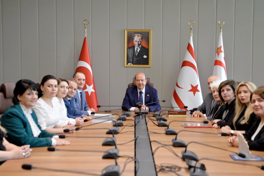 Cumhurbaşkanı Tatar Azerbaycan'dan bir heyeti kabul etti