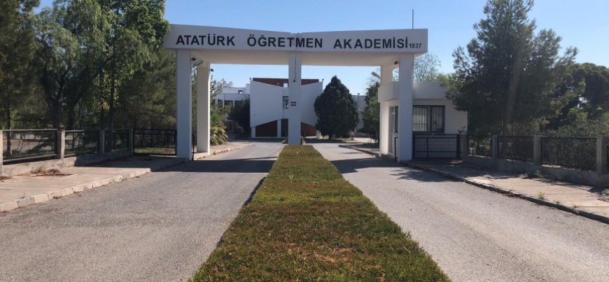 Atatürk Öğretmen Akademisi öğrencileri değiştirilen öğretmenlik sınav tüzüğünün geri çekilmesini istedi