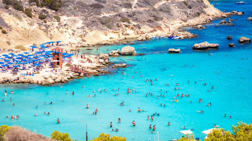 Nisan ayında Güney Kıbrıs’a 419 bin turist gitti