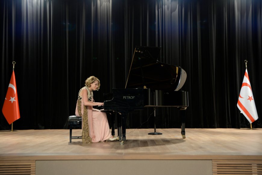 Rüya Taner Cumhurbaşkanlığı Yerleşkesinde resital verdi