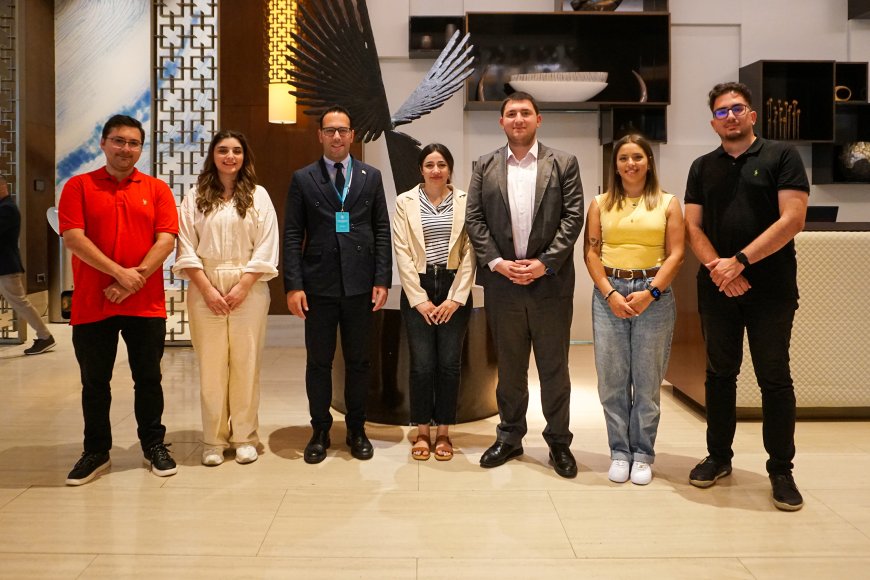 Gençlik Federasyonu heyeti Azerbaycan’daki etkinliklere katılmak amacıyla Bakü’ye gitti