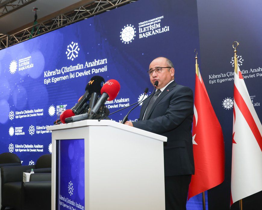 “Kıbrıs’ta Çözümün Anahtarı: Eşit Egemen İki Devlet” başlıklı panel yapıldı