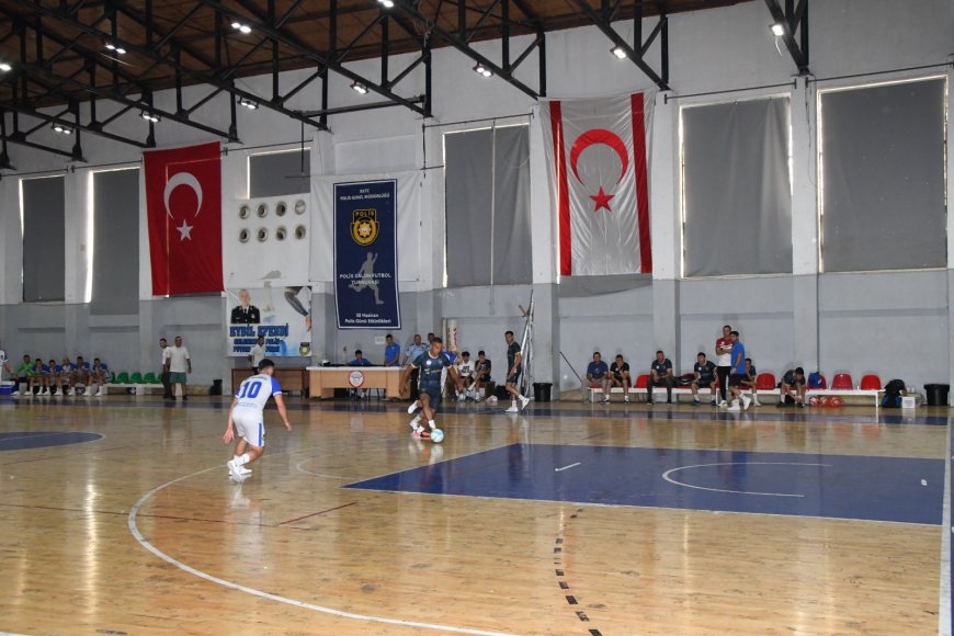Üçüncü Eybil Efendi Polis Futsal Turnuvası başladı